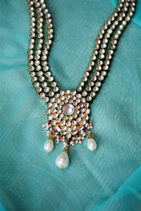 beautiful necklace for south asian wedding by chris lynn via bridaljewelr