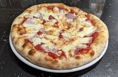 Pourquoi Les Fran Ais Pr F Rent La Pizza Napolitaine La Pizza Romaine