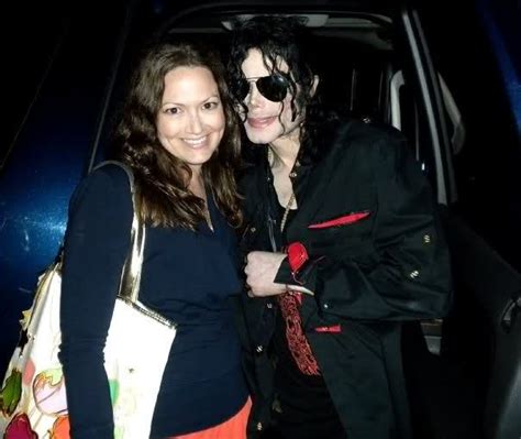 Michael Jackson With His Fan Michael Jackson Photo 29610243 Fanpop