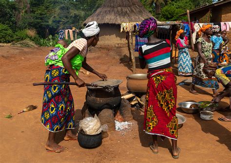 African Women Cooking In A Village Bafing Gboni Ivory C Flickr