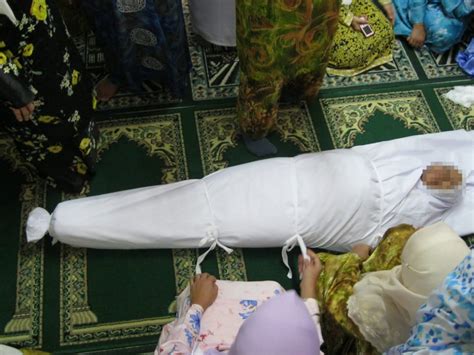 Salat jenazah adalah jenis salat yang dilakukan untuk jenazah muslim. Apa Nak Buat Jika Berlaku Kematian Di Tengah Malam? Baca ...