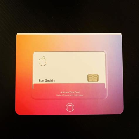 3% cash back on apple purchases and when you use apple pay for purchases from select partners, 2% on other if you're looking for a cashback credit card that offers a generous welcome offer and even more generous rewards, the chase freedom unlimited might be the perfect option for you. Photos show Apple Card packaging ahead of summer launch