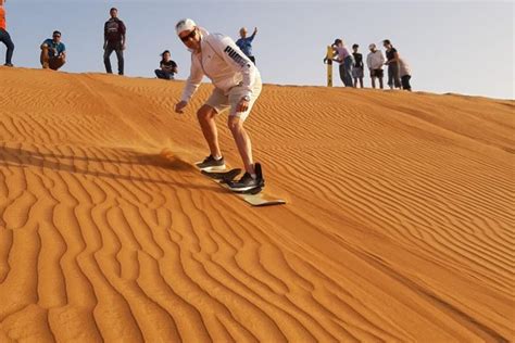 Woestijnsafari Kameelrit En Sandboarden In Dubai Hellotickets