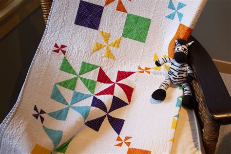 Making a patchwork quilt is easy: Pinwheel Party Quilt Kit