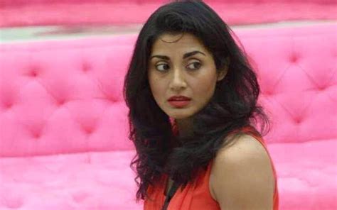 Bigg Boss Day 45: Priya Malik Throws Her Urine At Kishwar ...