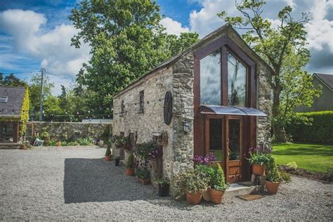 Ireland is blessed with spectacular scenery, much to see and do and a wide range of our irish holiday cottages. PREFAB & SMALL HOMES — Crows' Hermitage, Garristowm, Dublin, Ireland. ... | Stone cottage, Small ...
