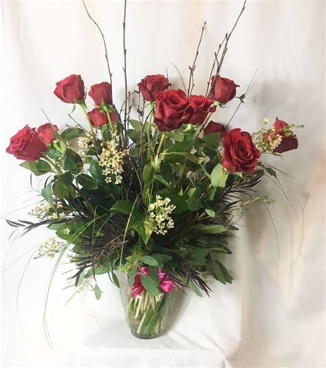 Buy flowers online in woodbury, roses, lilies, tulips, mixed bouquets, arrangements, same and next day flower delivery from bloomex australia. Sweet Pea's Floral 'Dozen Roses - Premium' in Woodbury, MN ...