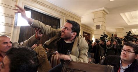 Shoe Throwing Journalists Trial Postponed