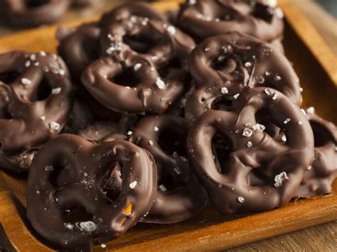Simple Chocolate Covered Pretzels Recipe