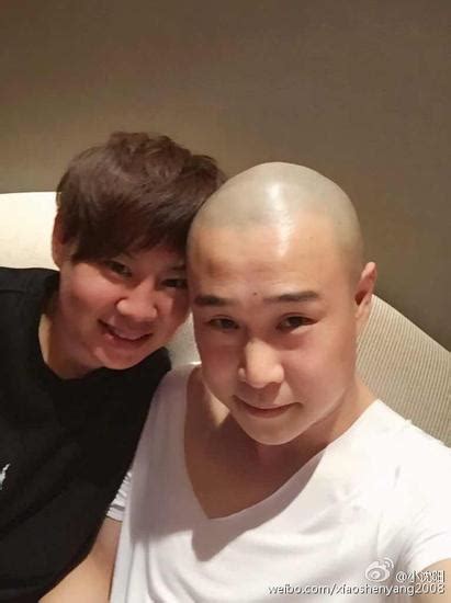 주기적으로 영상 올라오니 많이들 팔로 해주세요. 小沈阳携妻子贺新年 光头雷人造型太抢镜_新浪四川_新浪网