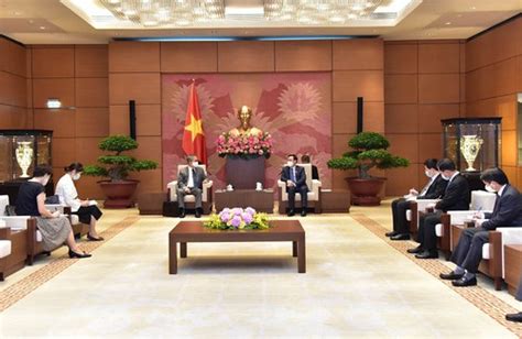 Sáng nay, ông vương đình huệ chính thức trở thành tân chủ tịch quốc hội, chủ tịch hội đồng bầu cử nghĩa việt nam, nỗ lực hoàn thành tốt nhiệm vụ đảng, nhà nước và nhân dân giao phó. Chủ tịch Quốc hội Vương Đình Huệ tiếp Đại sứ Nhật Bản tại ...