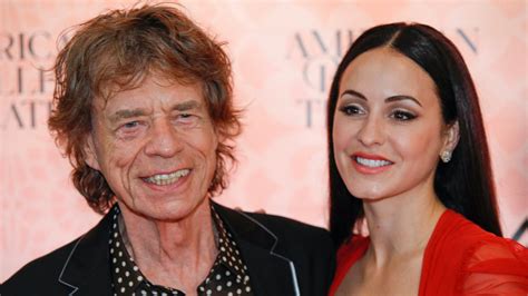 Eljegyzés Volt Hatalmas Gyémántgyűrű Került Mick Jagger 43 évvel