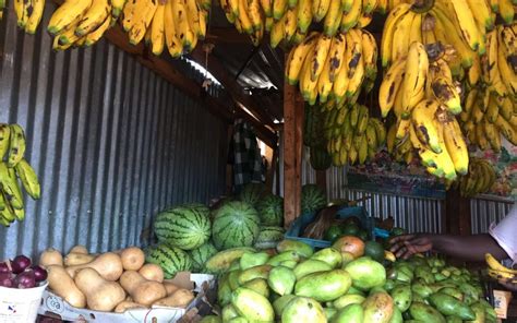 Bananas, blueberries, oranges, strawberries) vegetables (e.g. Diet of Kenyan Runners | The Kenya Experience