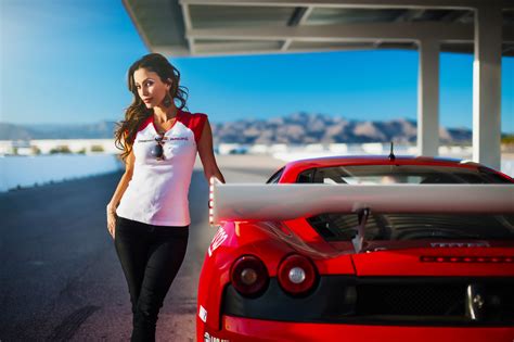 wallpaper model t shirt brunette bare shoulders looking at viewer red women with cars