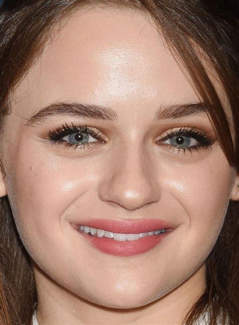 Close Up Of Joey King At The Brooks Brothers Holiday Party Boarda Lip Art Makeup Lip
