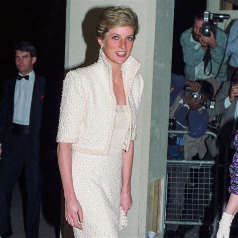 La Princesa Diana Y La Historia Del Ic Nico Elvis Dress El Vestido De Perlas Vogue