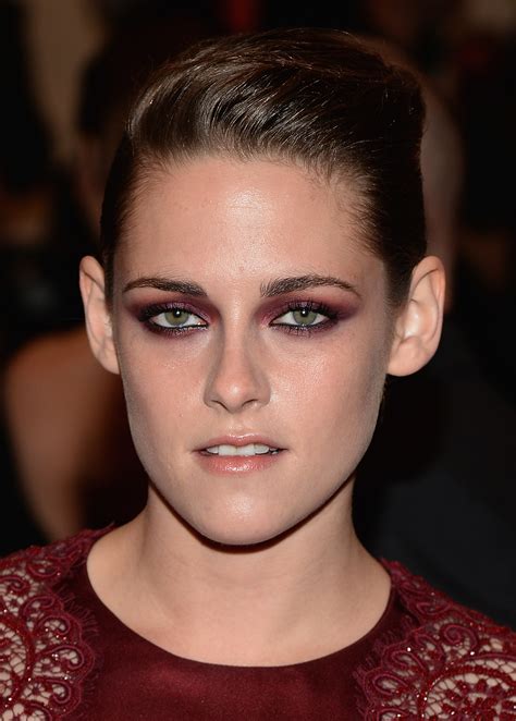 24 Photos Of Ecstatic Kristen Stewart For The Twilight Actresss 24th