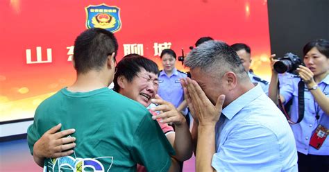 Parents In China Reunited With Their Abducted Son After Years