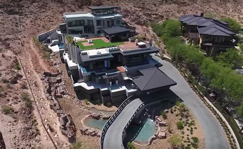 Skyside A 30 Million Newly Built Contemporary Mega Mansion In Las