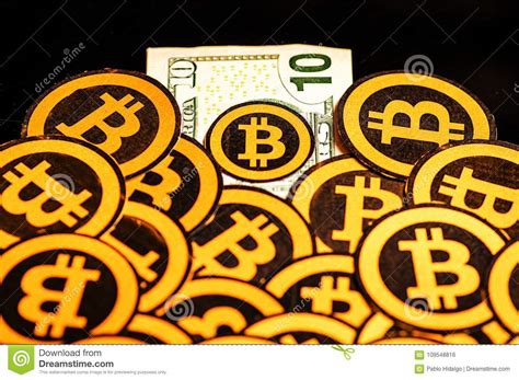 Now you can exchange, convert or trade your bitcoin in ecuador to any payment method in a fast, easy and secure way provided by pursa exchange. Quito, Ecuador - January 31, 2018: Indoor View Of Many Golden Bitcoin Logos Over A Ten Dollars ...