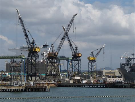 Yisdd2b Dockyard Cranes San Diego California 2012 Greg Goebel