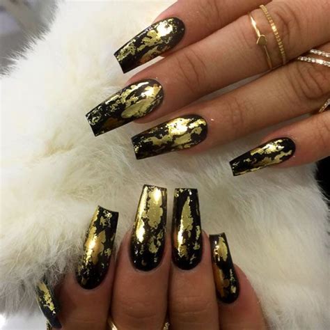 33 Stunning Gold Foil Nail Designs To Make Your Manicure Shine Black