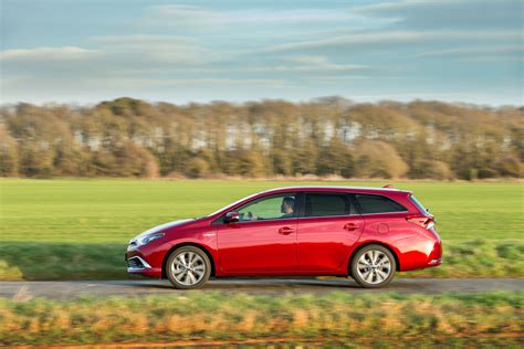 Toyota Auris Touring Sports Hybrid Mpg And Co2 Emissions