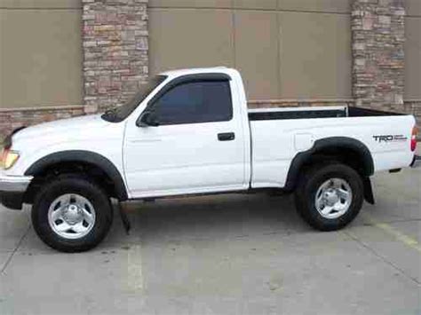 Buy Used 2004 Toyota Tacoma Sr5 4x4 5 Speed Regular Cab 4 Cylinder In