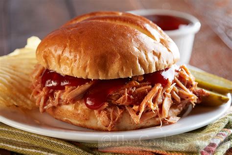 Super Easy Pulled Pork Sandwiches The Cooking Mom