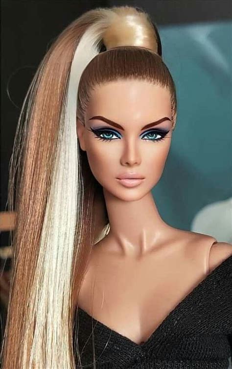 Pin By Mayemy Llamas On Barbie Peinados Barbie Doll Hairstyles