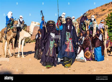 Tuaregs Women With Traditional Clothing Hi Res Stock Photography And Images Alamy