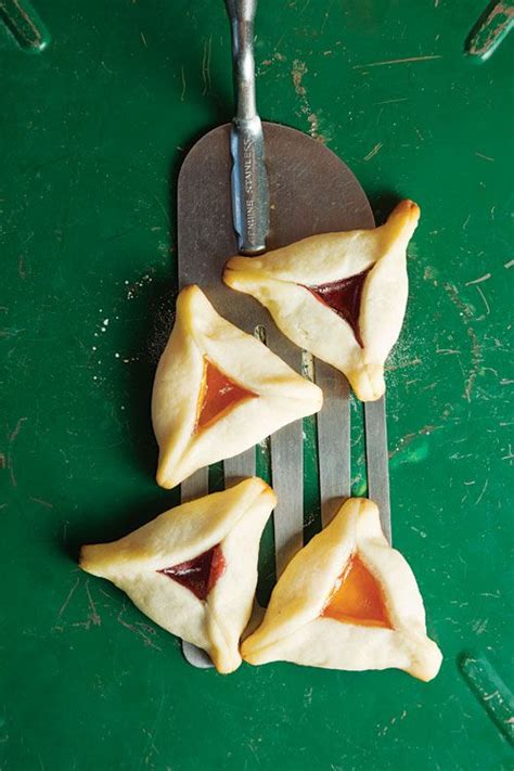 Sugar cookie cutouts, easy spritz cookies, and easy italian christmas cookies all offer a deliciously blank slate for your artistic aspirations. Hamantaschen (Jewish Holiday Cookies) | Different types of ...