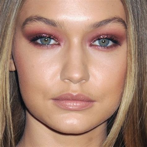 Gigi Hadids Makeup Photos And Products Steal Her Style