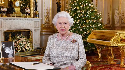 the unusual way queen elizabeth is delivering her christmas message this year