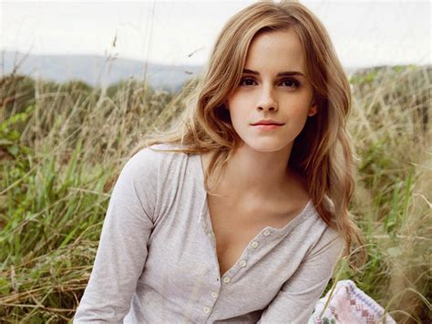 Download Emma Watson Hot Hd Wallpaper For Desktop And Mobiles 1400x1050