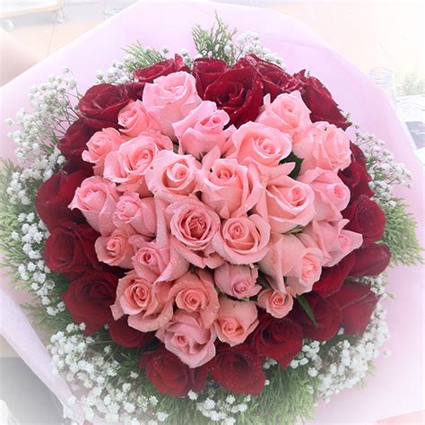 Heart Shaped Rose Bouquet The Vine Florist