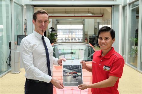 Certified Porsche Gold Technician Chứng Nhận Cao Nhất Dành Cho Các Kỹ