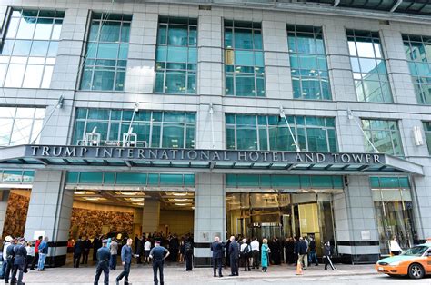 Toronto Hotel Is Scrapping The Trump Name The New York Times