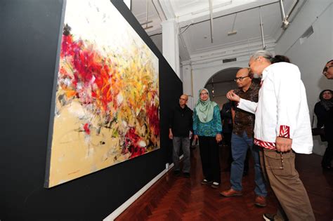 Memberi pandangan tentang seni halus di malaysia khasnya dan antarabangsa umumnya mengikut kaca mata saya. USM News Portal - ARUS: KISAH PERJALANAN SENI SHAPAREL ...