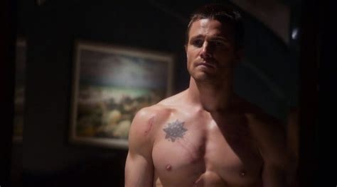 Stephen Amell Shirtless In Arrow S E Shirtless Men At Groopii