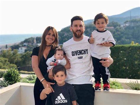 Muy Tiernos La Foto De Lionel Messi Con Sus Hijos Que Sorprende A