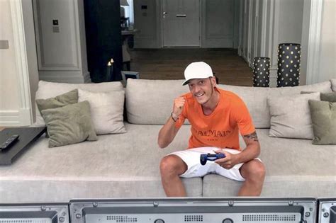 Ex Arsenal Star Mesut Ozil To Become Pro Gamer In Retirement And Owns