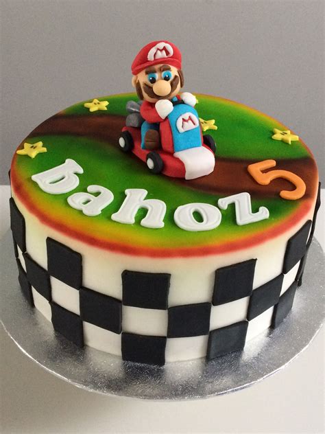 Información nutricional cupcakes mario bros. Mario Bros kart taart | Taart, Droomtaart, Cupcake