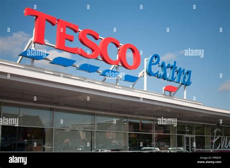 Tesco Extra Shop Hi Res Stock Photography And Images Alamy