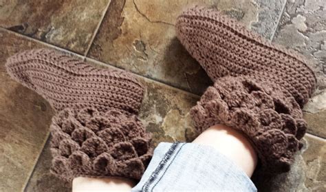 Turning cross stitch patterns into crochet patterns. Short Crocodile Boots -free crochet pattern-