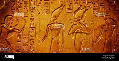 Egyptian Hieroglyphs Cleopatra Hi Res Stock Photography And Images Alamy