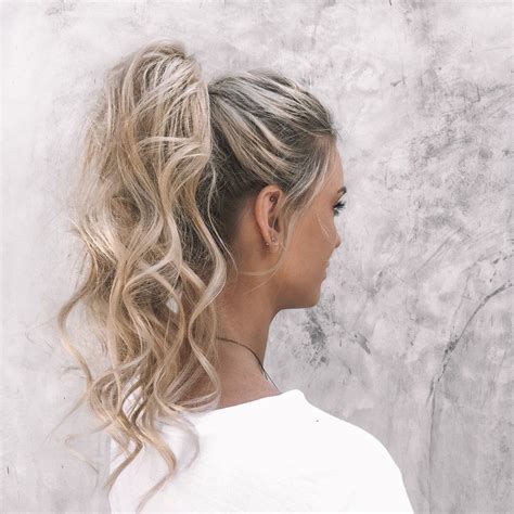 Beauty Blogger Posts Reviews Favourites High Pony Hairstyle Curled