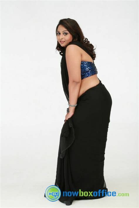 Indian Hot Actress Divya Prabha Spicy Hot Saree