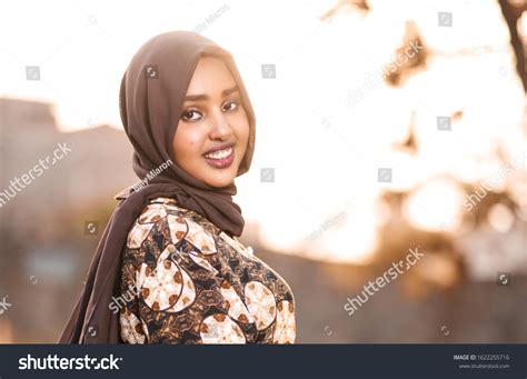 237 Somali Young Woman Images Stock Photos And Vectors Shutterstock