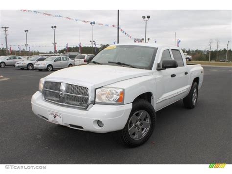 2005 Bright White Dodge Dakota Laramie Quad Cab 4x4 62243796